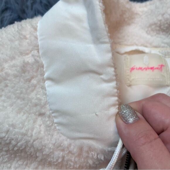 Free People FP Movement White Fleece Plush Fluffy Jacket Size M - Picture 4 of 7